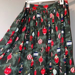 Jasmine Swing Christmas Tree Skirt - Collectif